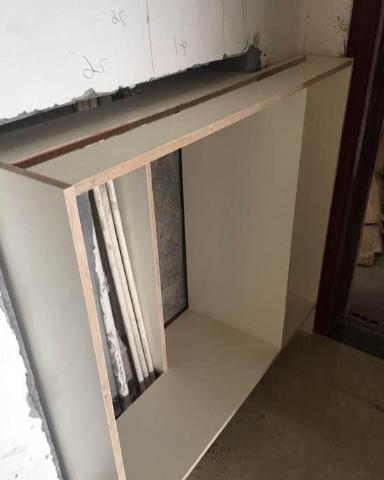 木工▲去邻居家参观装修，发现他和木工师傅在大吵，原因为啥？