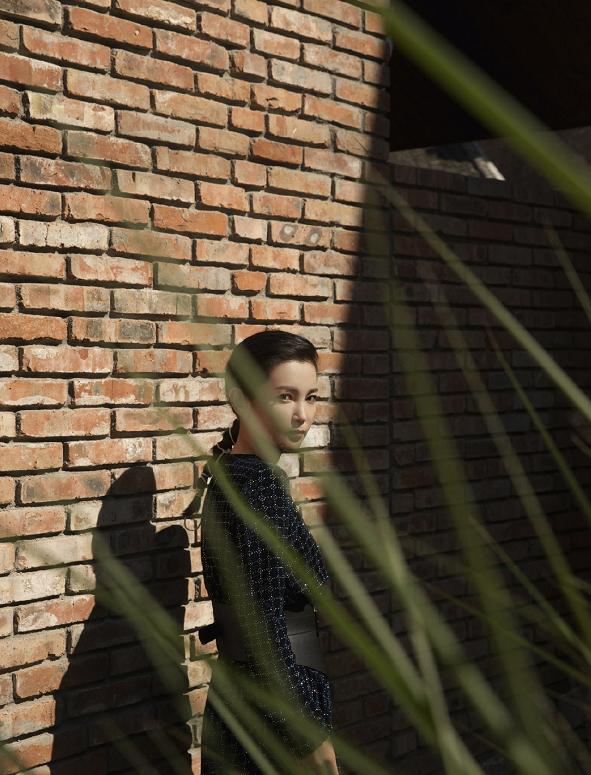 吴昕|李冰冰最新杂志照太高级,穿衣风格很低调,但气质仍然无人能替