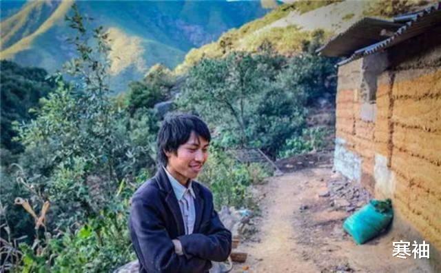 『』十万大山里的六口之家，与外界隔绝，孩子每天任务：放羊采蘑菇！