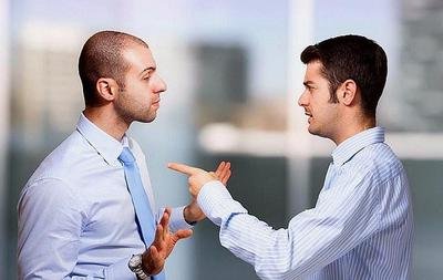 「」职场铁律：别再瞎讨好领导了，这四件事你做的越多，领导越讨厌你