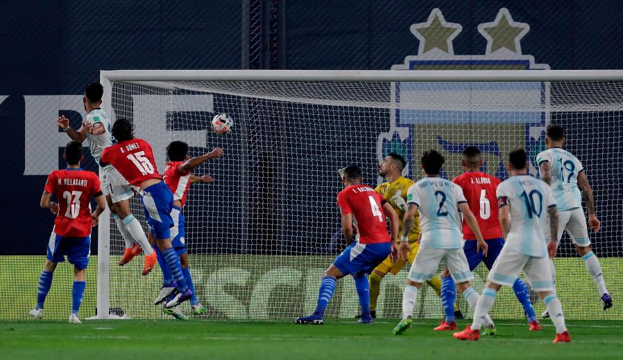 梅西|梅西这次遭遇的不公判罚，将改变VAR对足球的参与度，倒带太荒诞