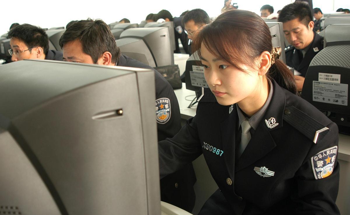 『』近视500度以上的高考生,有些专业不予录取,录取概率接近0