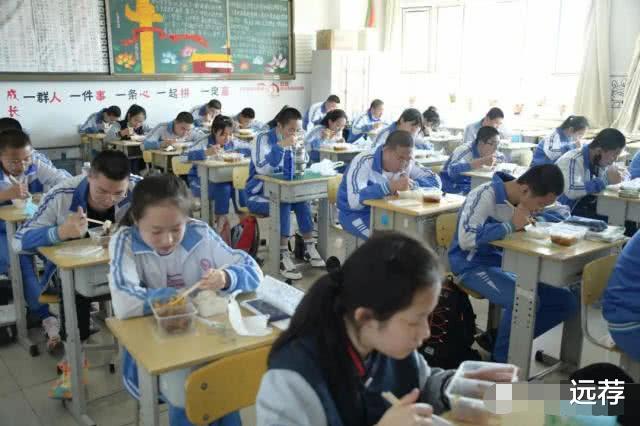 「钟美美」钟美美就读中学曝光！班主任迫于压力发声：我们没约谈他！