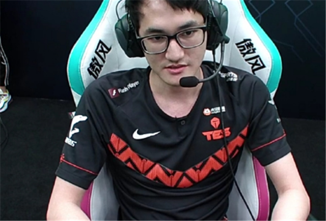 『打野』mlxg、卡萨双双承认：打野很特殊甚至不用排位，香锅说得更不留情