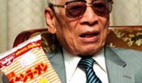 小志的历史观点|一生入狱两次，破产3次，他后来发明一样食品，成了我国人的最爱