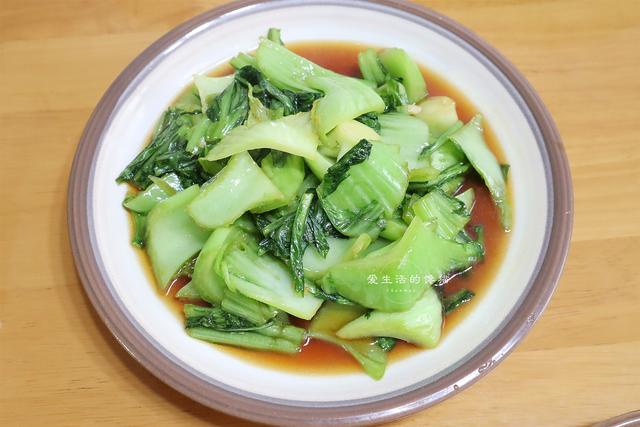 肥肠|一家四口的饭菜，晚餐不将就，花得不多吃得香，每顿饭菜吃光光