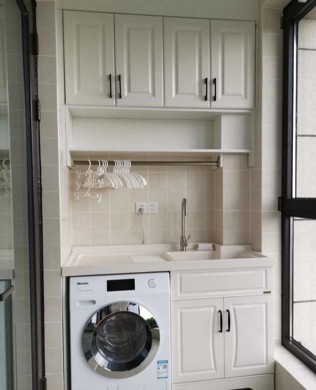 老年小妙招|5种阳台柜设计方法，让你家阳台的收纳功能更强！颜值高又实用