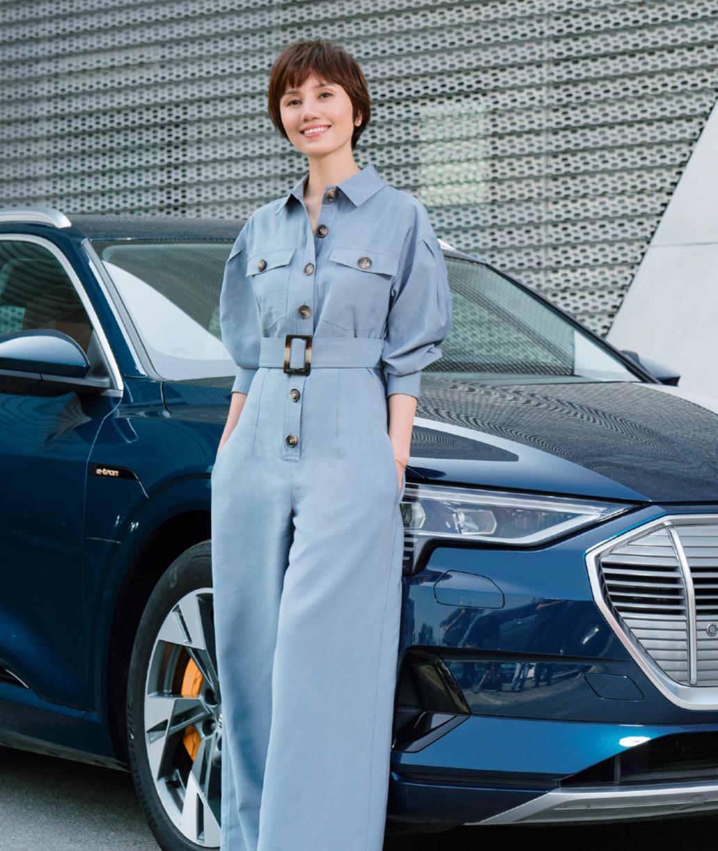 小黑裙|袁泉不愧为百花奖最佳女配角,穿小黑裙简约典雅,干练短发超有范