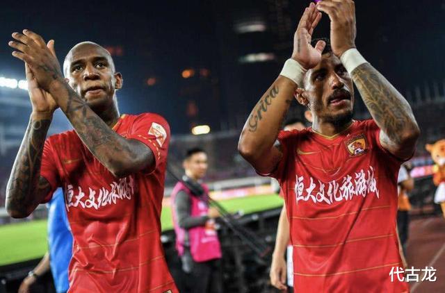 「闵玧其」中超周薪排行：榜单前十上港占据3个，一人等于恒大宝塔组合