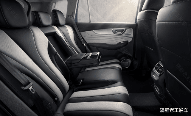 荣威RX5|?专为国人打造的SUV,2.0T爆231马力,不足11万,比Q5L还漂亮