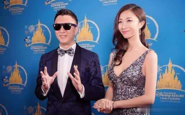王祖蓝|成功吃到天鹅肉的5大男星，王祖蓝不算啥，最后一位才让人咬牙