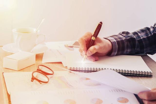 『申论』被社会吊打的我，考上公务员后，才发现是另一片天地！