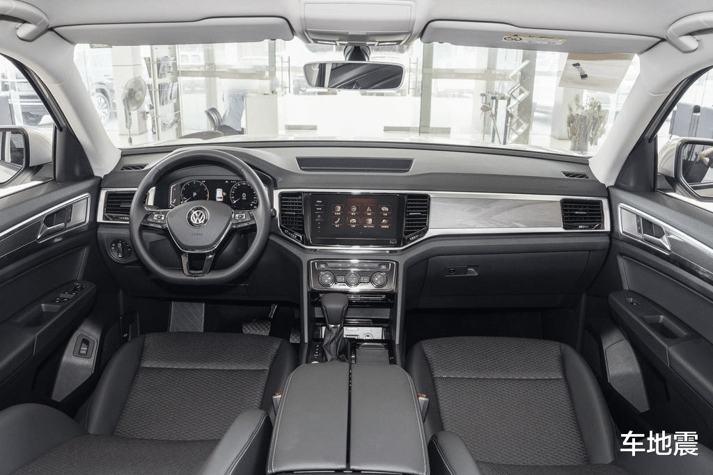 『大众途安』大众扛不住了，这款SUV从32万跌至22万，买丰田汉兰达不如选它香