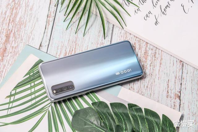 红米手机|市场沉寂的下半年开端谁来破局？八月性价比最高的九款手机推荐