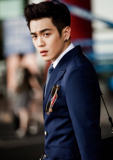 唐艺昕▲唐艺昕顺利产女，张若昀升级爸爸后的举动太搞笑，小公主的婴儿车很独特