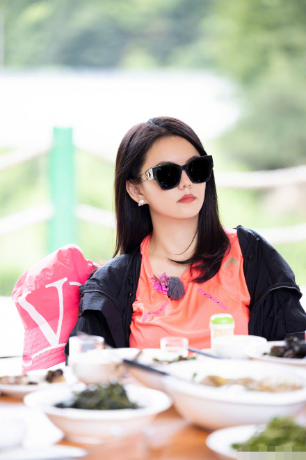 张靓颖|李湘夫妇参加减肥综艺，甜蜜体验农家乐，大肚腩消失瘦身初见成效