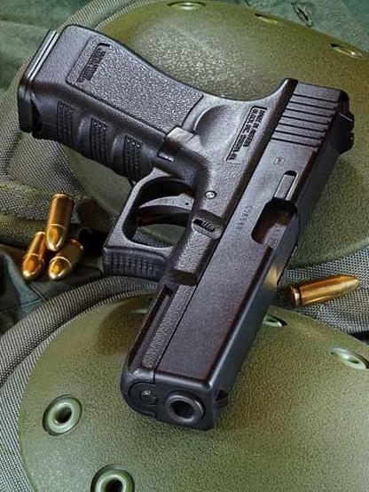 「电影」为什么连军队都不愿装备的手枪, 却在无数国际影视剧中频频出现