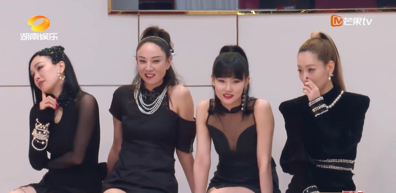 白冰|白冰尴尬遭遇无人选，开场一句话竟一语成谶，姐姐真实关系很塑料