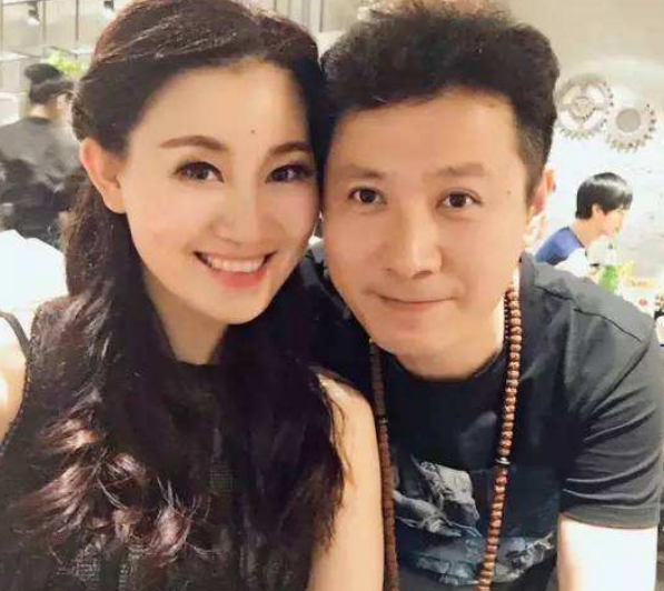 明星|因戏生情,23岁嫁大11岁国家一级演员,儿子近照被曝光太帅了