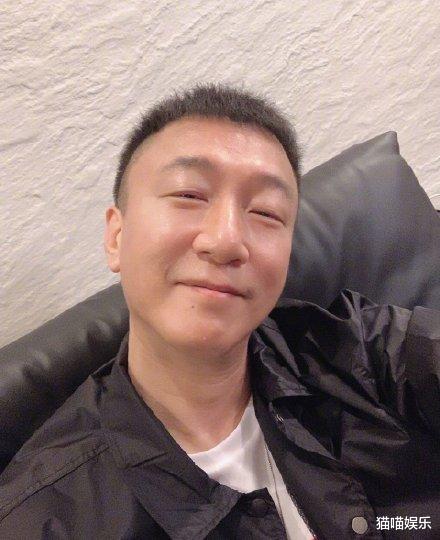 孙红雷|孙红雷喊话黄磊黄渤，晒照炫耀减肥成果，瘦下来精神抖擞
