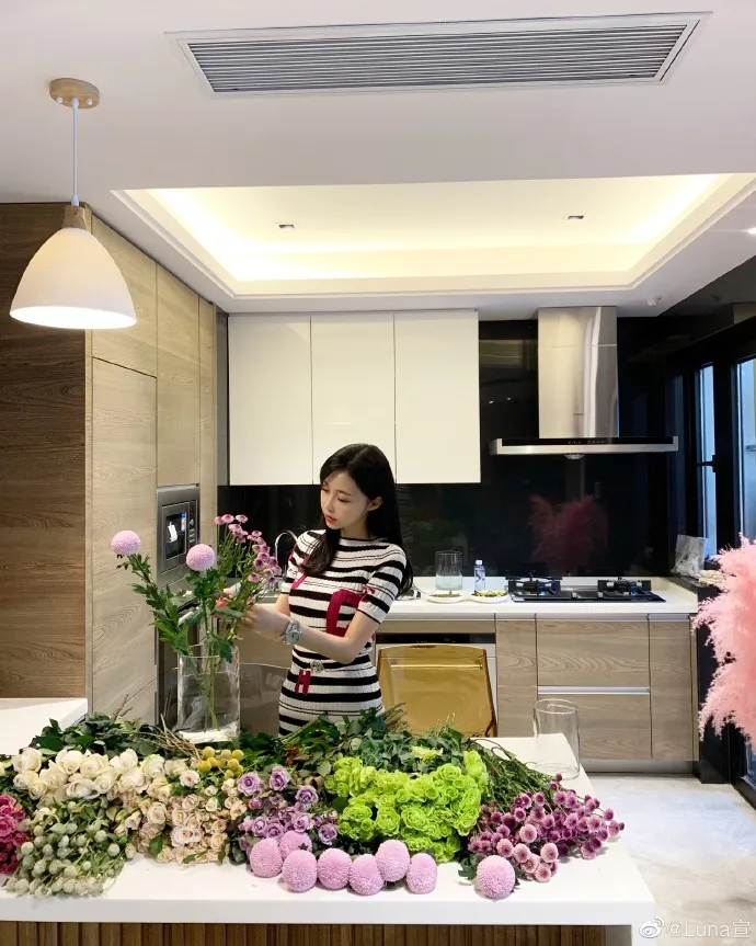 潘玮柏|潘玮柏官宣结婚，新娘不是吴昕：成年人的爱情从来不是真人秀！