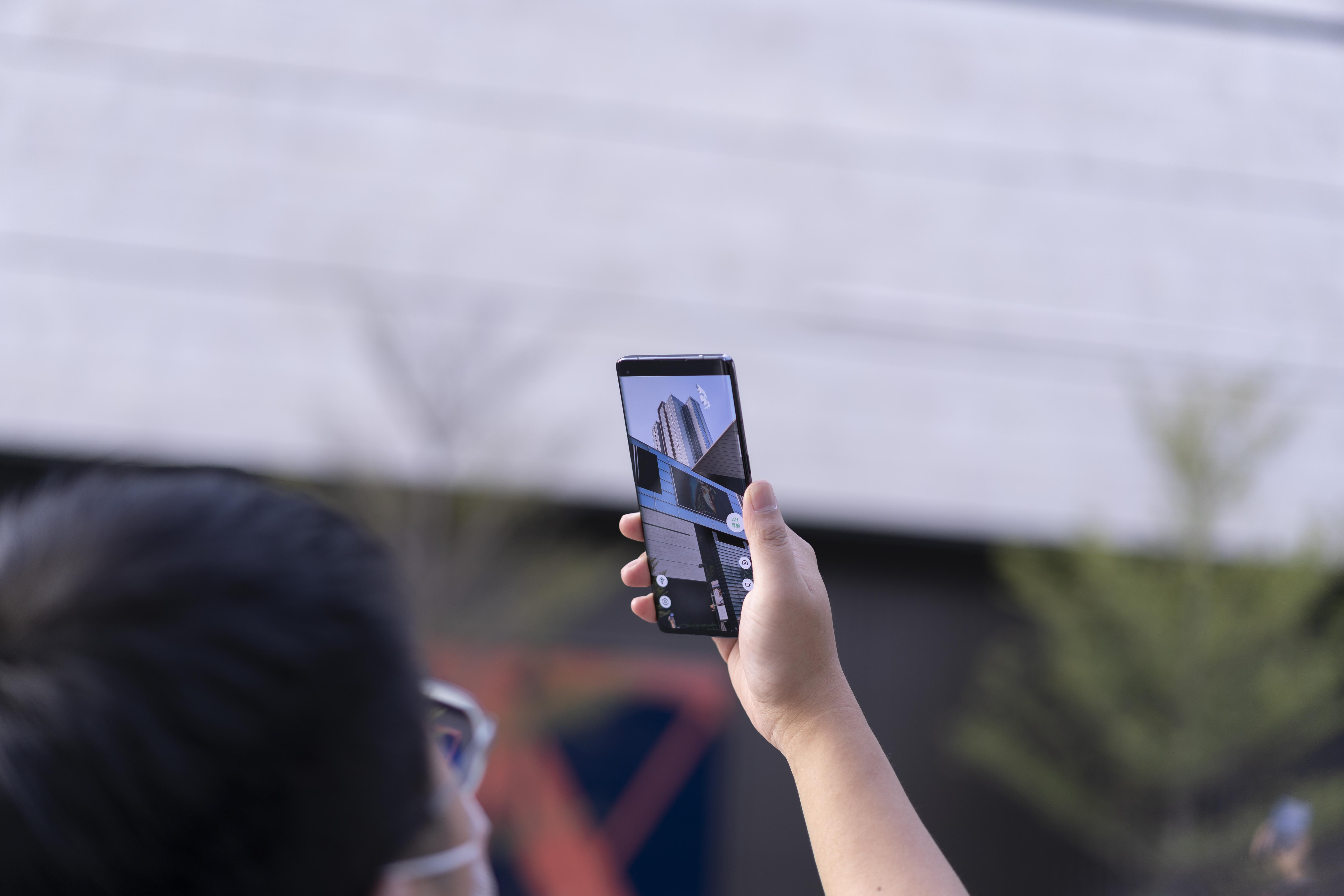 |OPPO召开“未来大会”，卷轴屏概念机体验来了！