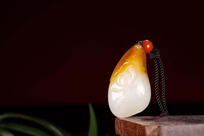 【】和田玉独籽虽小，方寸之间，亦有天成