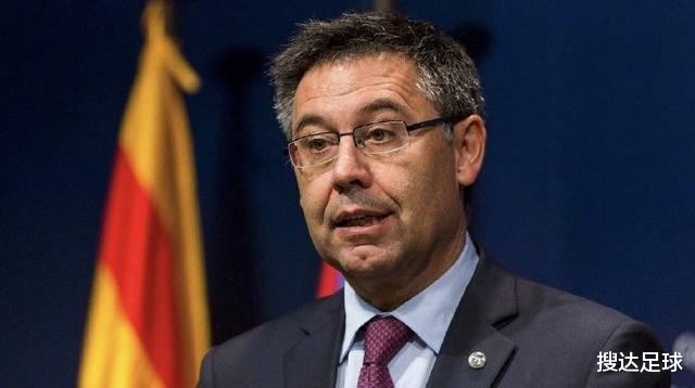 曼联▲西班牙26万确诊！政府4次延长紧急状态，巴萨却笑了：省下2.9亿