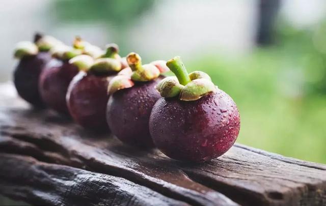 水果@七月一到，这些碱性水果要多吃一点，直到三伏尾，度过苦夏很舒坦