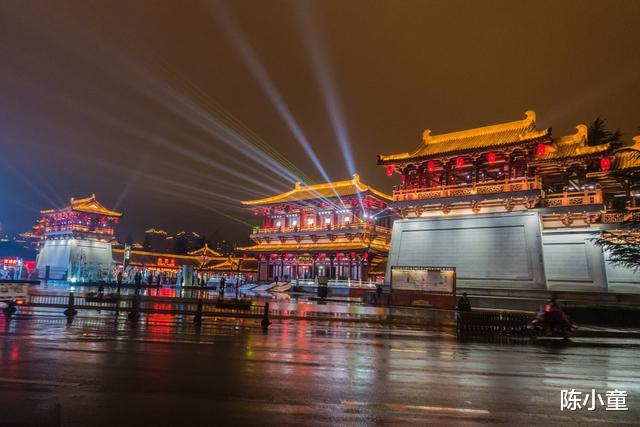 「夜生活」中国夜生活丰富的8个城市,每一个都是不夜城,来了都不想走