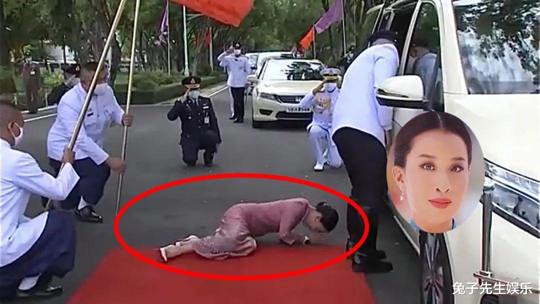 泰国|63岁泰国前王妃白发凌乱，过生日好凄凉，唯有大公主趴地恭迎母亲