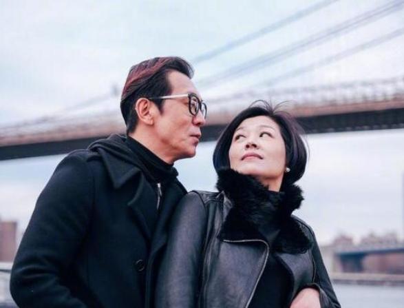 李咏|18年,做完最后一次化疗,李咏拉着哈文的手:别把我的遗体运回国