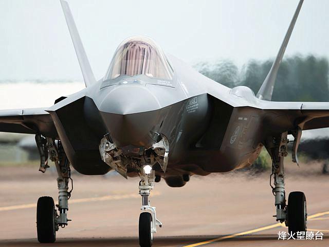 「F-35」请拔掉呼吸机！美军不顾盟国死活抢夺呼吸机！用F35战机威胁！