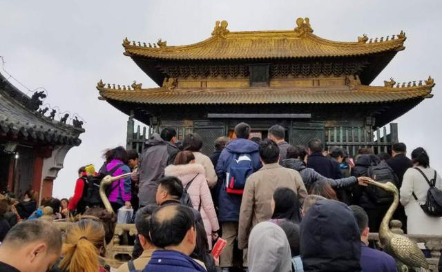 武当山|中国最赚钱的山,1张门票230元,1年狂挣52亿,是黄山的10倍