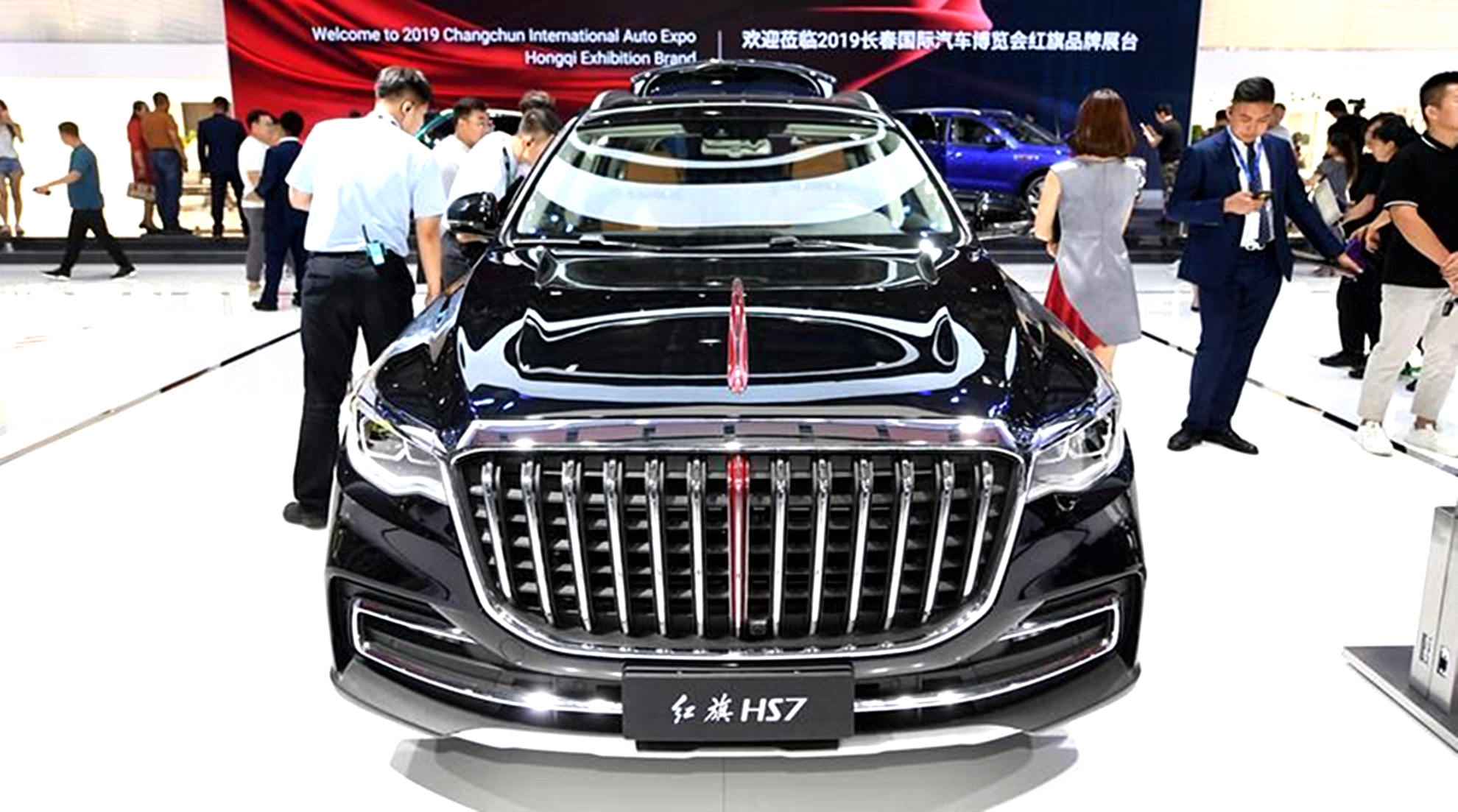 轿车|红旗始终没让国人失望！新款SUV比X5还气派，3.0TV6让Q7捏把汗