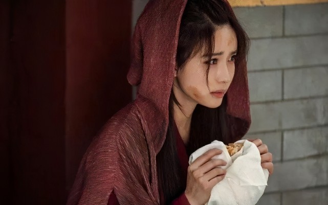 孟子义|撞脸娜扎，模仿baby，被怼网红脸的她还能红吗？