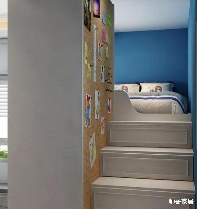 |二胎房别光知道装上下铺，和柜子拉齐楼梯藏后面，整齐美观好高级