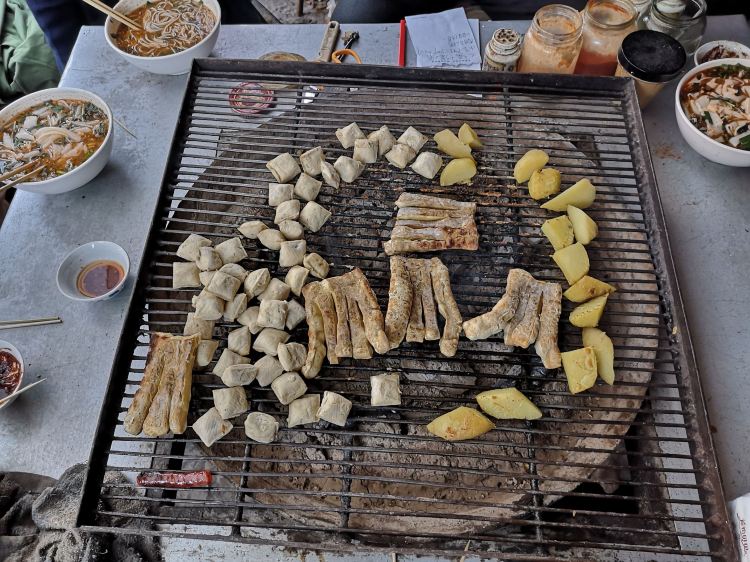 「云南」云南被忽略的城市石屏 以豆腐的鲜美为招牌 原汁原味的古朴小城