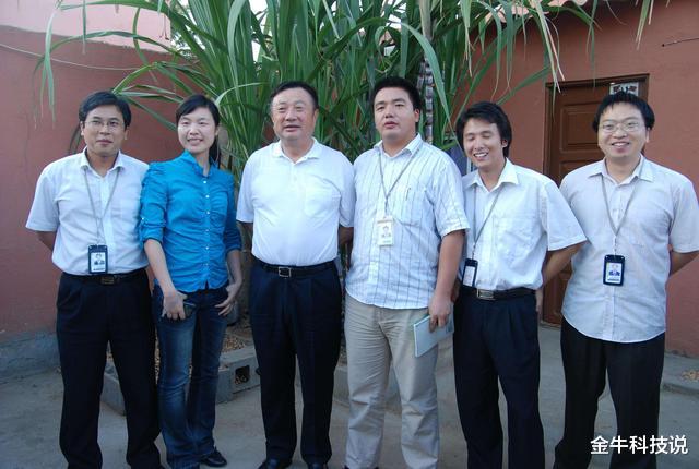 「芯片」光刻机方向错了？华为正式宣布决定，欲在芯片领域“换道超车”？