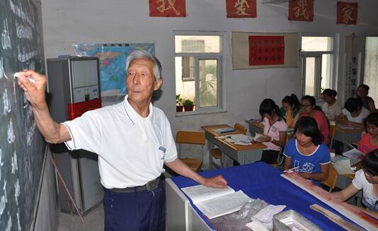 教师|铁饭碗变成“金饭碗”,教师补发六个月的工资,这仅仅只是开始