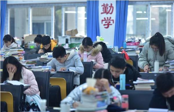 大学|大学里“挂科率”很高的4个学科，补考比考试还要难，新生要注意