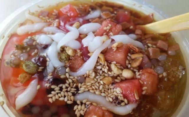 ▲吃了还想吃的5种“地摊”小吃，特别是最后一种，想到就流口水！