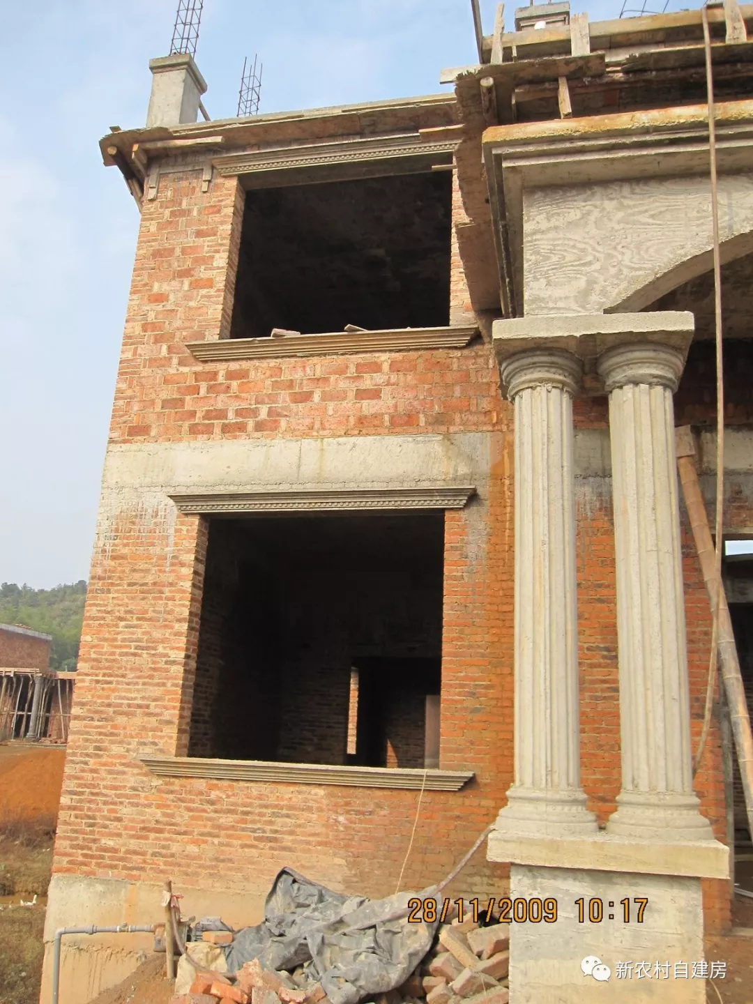 『』建筑师09年30W回乡建别墅,现在100W都难建好,农村还有人照着建