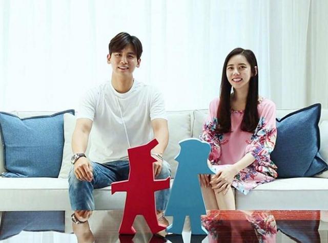 带你看看秋瓷炫在北京的豪宅，夫妻住两层的别墅，平均一人住一层