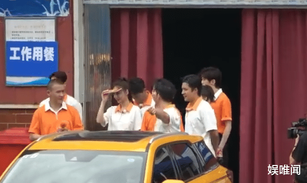 「奔跑吧兄弟」《跑男8》最新路透曝光，体育场搭配运动达人，撕名牌终于回来了