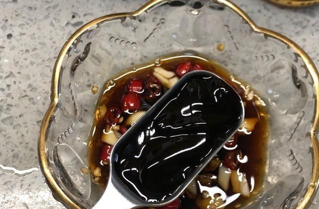 荞麦面|适合晚餐吃的主食，营养全面，热量低，酸辣开胃，天天吃都不腻