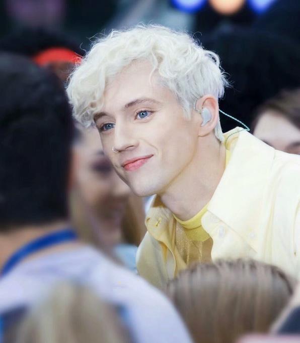 男神|一国一白发男神？澳洲有戳爷，韩国有权志龙，看到我们的：秒变女友粉！