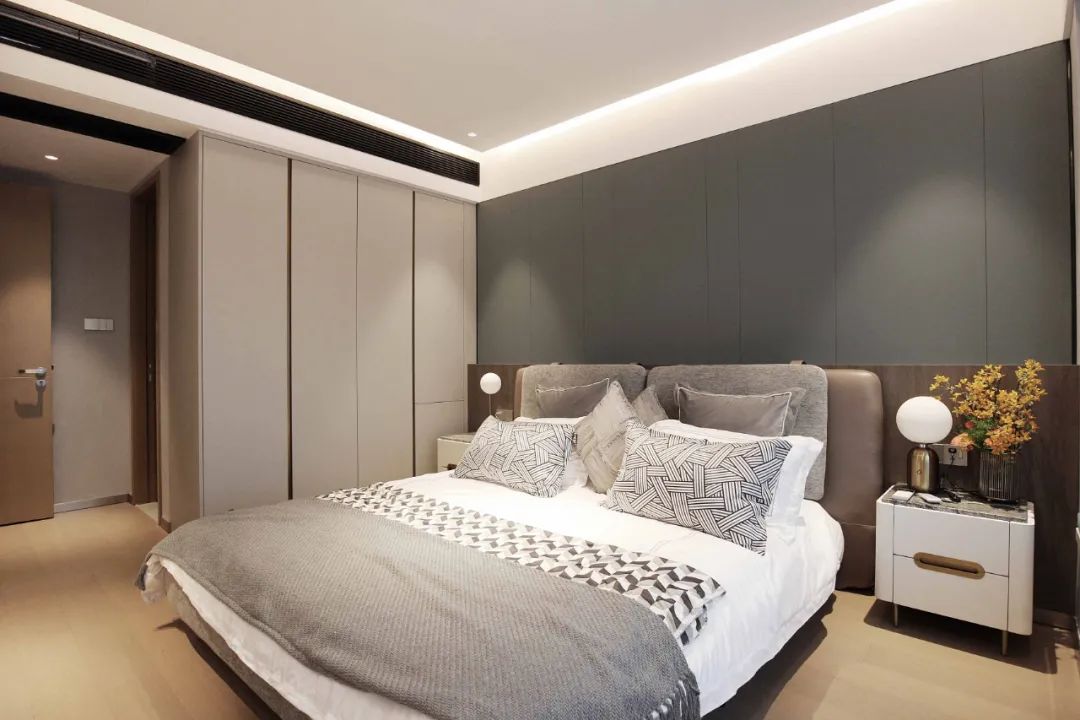 「」113㎡现代范，去风格化的设计，布置暖色家居，舒适温馨有档次