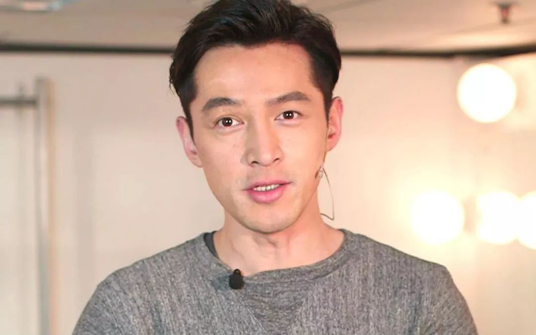 胡歌|胡歌：我37了，彭于晏：我也37，他：巧了我也是，网友：别闹