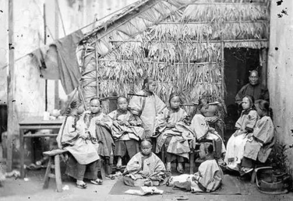 女孩|113年前，一位摄影师在上海拍下的老照片，竟是无数女孩的噩梦